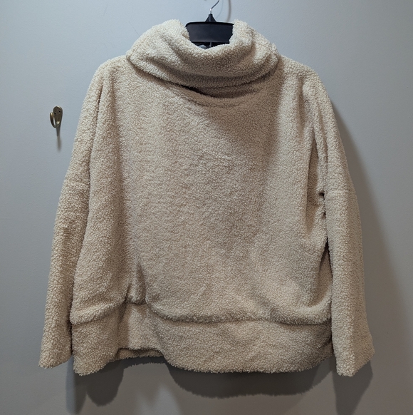 Tuckernuck Rollins Funnel Neck Sherpa Teddy Sweatshirt Size M - Picture 2 of 8